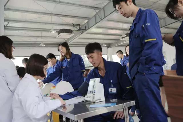 鉴黑担保网(jhdbw)·最具权威唯一维权担保平台